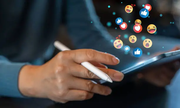 rousing stories slant on social media